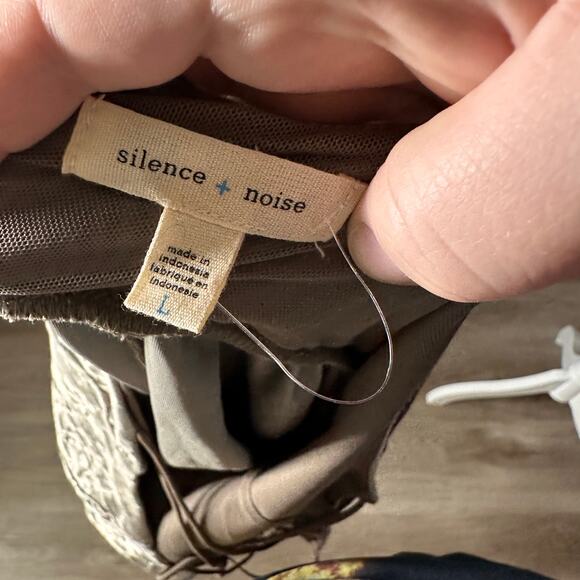 Urban outfitters crushed velvet Vanessa romper size Large silence noise - Picture 6 of 11